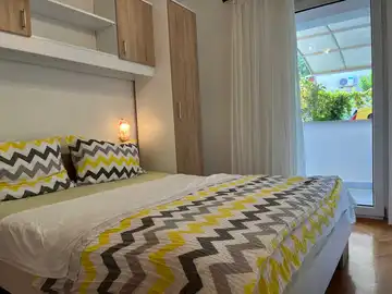 2-Bedroom Apartment in Vantačić Near the Sea