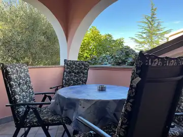 2-Bedroom Apartment in Vantačić Near the Sea