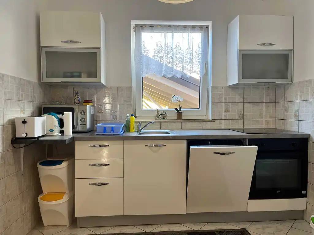 2-Bedroom Apartment in Vantačić Near the Sea