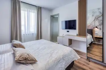 Villa with Private Pool for 8 Guests in Malinska