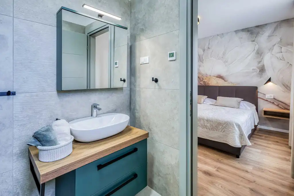 Villa with Private Pool for 8 Guests in Malinska