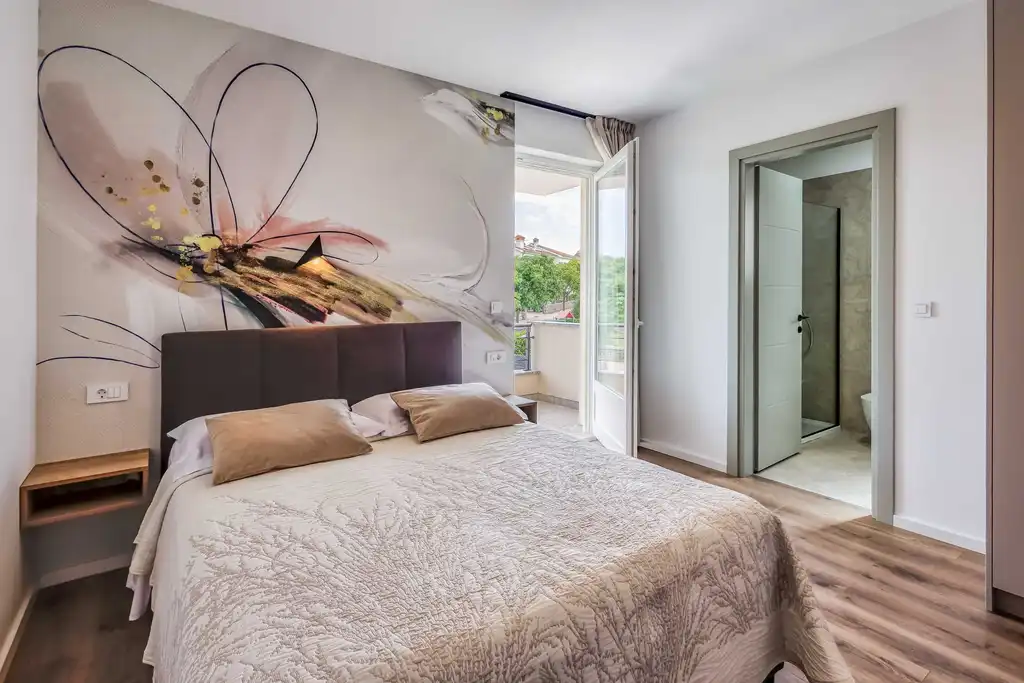 Villa with Private Pool for 8 Guests in Malinska
