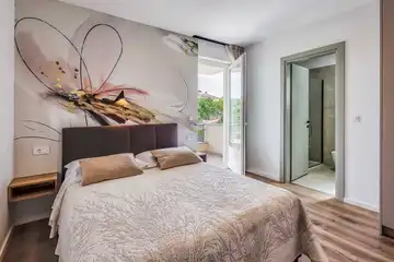 Villa with Private Pool for 8 Guests in Malinska