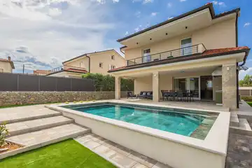 Villa with Private Pool for 8 Guests in Malinska