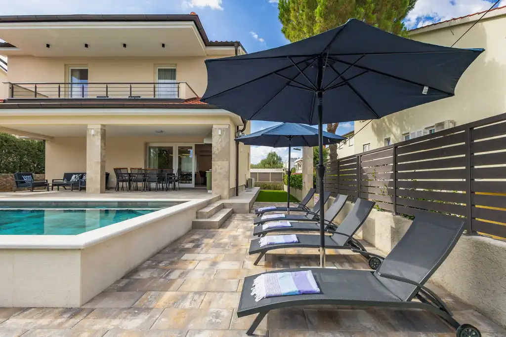 Villa with Private Pool for 8 Guests in Malinska