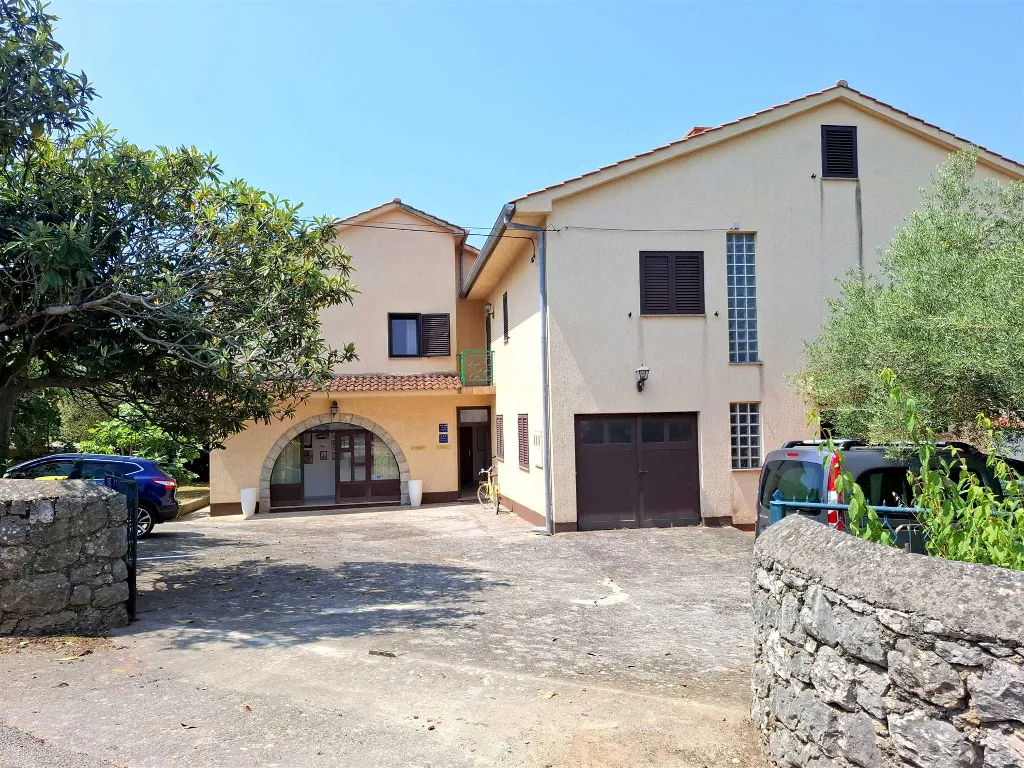 1-Bedroom Apartment in Malinska with Private Garden