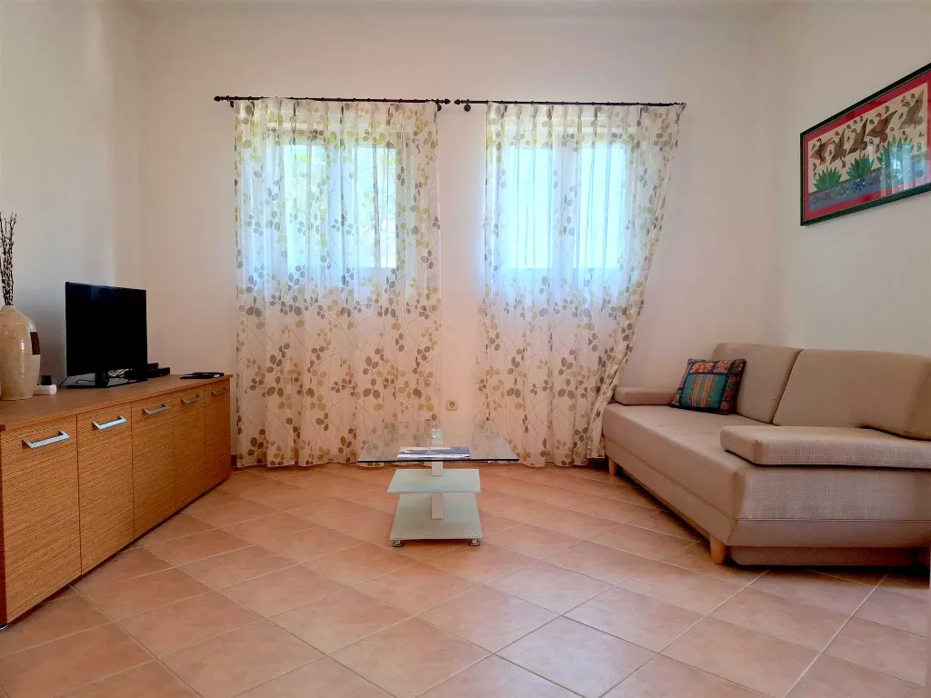 1-Bedroom Apartment in Malinska with Private Garden