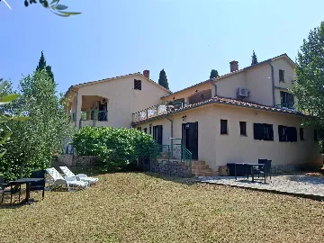 1-Bedroom Apartment in Malinska with Private Garden