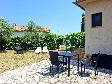 1-Bedroom Apartment in Malinska with Private Garden