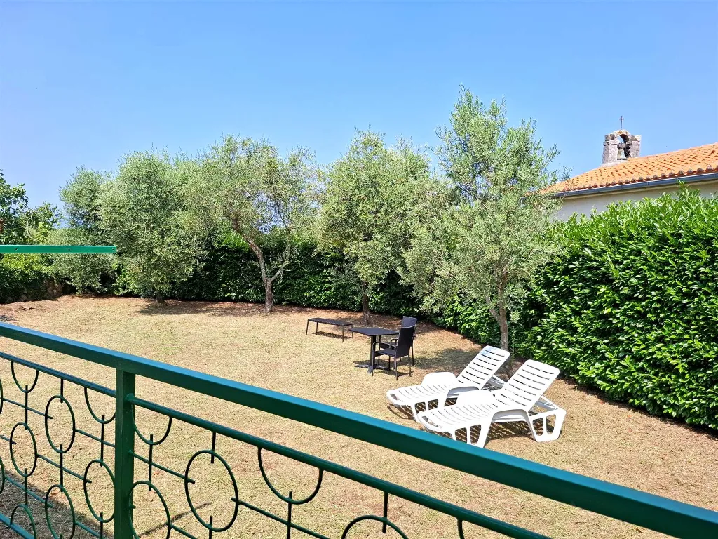 1-Bedroom Apartment in Malinska with Private Garden