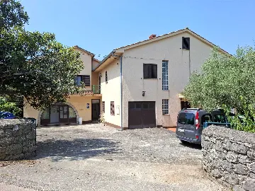 Quiet Double Room in Malinska with Private Bathroom