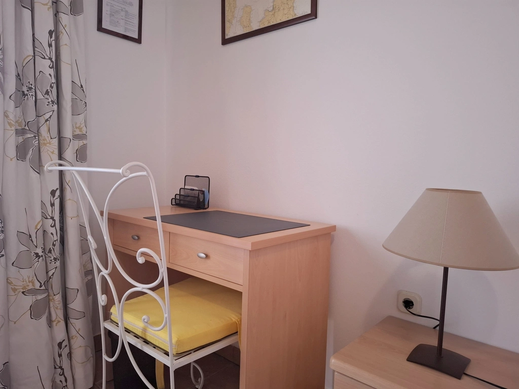 Quiet Double Room in Malinska with Private Bathroom