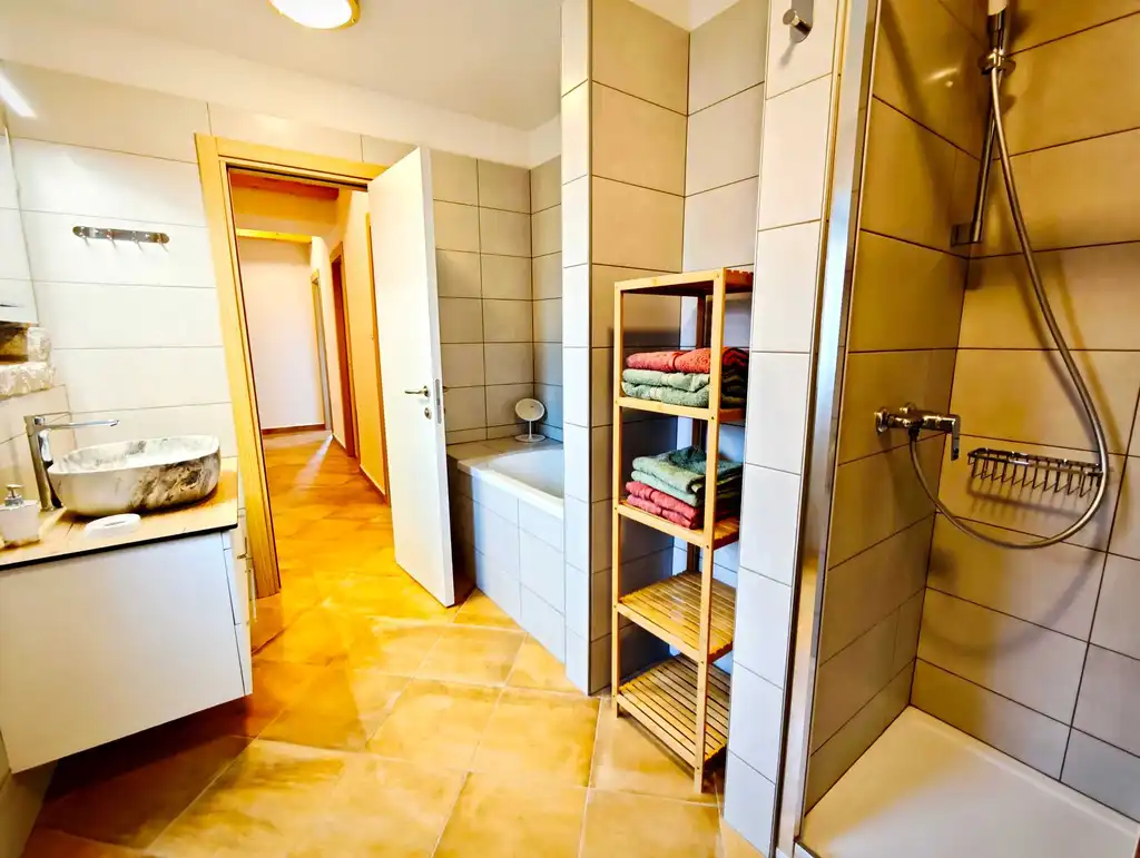 Holiday House in Skrbčići for 4–6 Guests