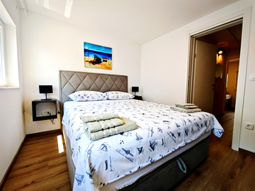 Holiday House in Jadranovo for Up to 4 Guests