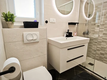 Holiday House in Jadranovo for Up to 4 Guests