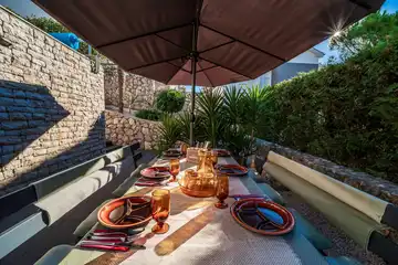 Air-conditioned 3-Bed Apartment in Njivice for 6