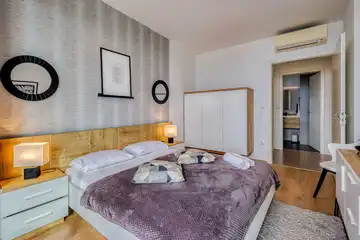 Air-conditioned 3-Bed Apartment in Njivice for 6