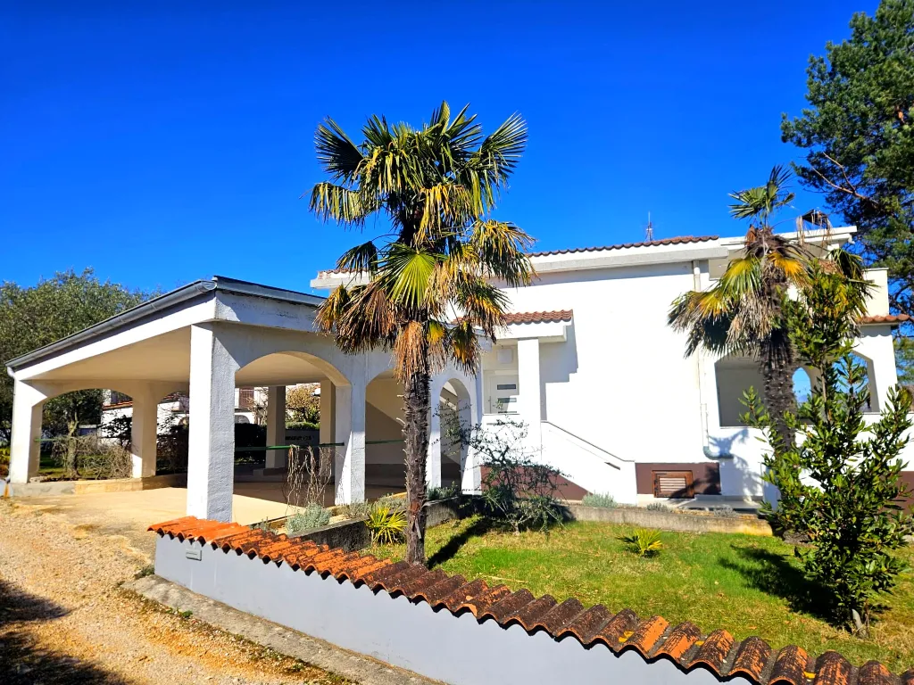 Renovated Apartment with Covered Terrace in Risika