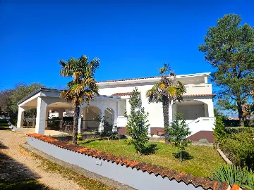 Renovated Apartment with Covered Terrace in Risika