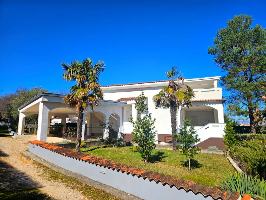 Renovated Apartment with Covered Terrace in Risika