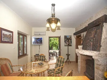 Seafront Apartment in Njivice for 4 Guests