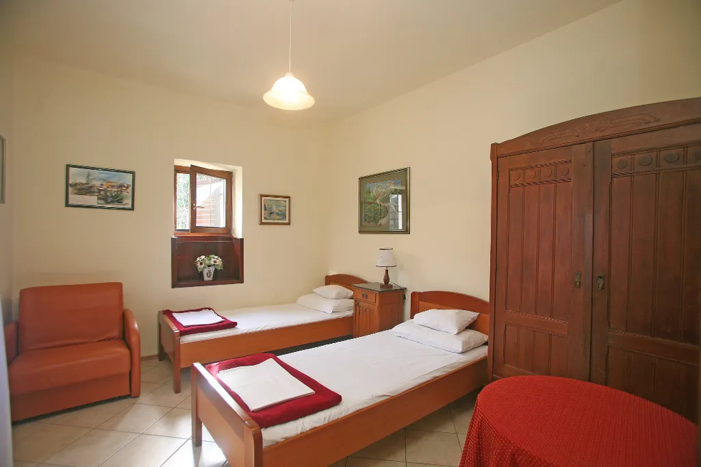 Seafront Apartment in Njivice for 4 Guests