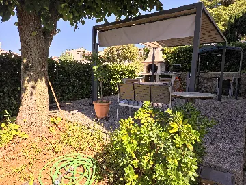 Holiday House in Njivice for 6 Guests with Whirlpool