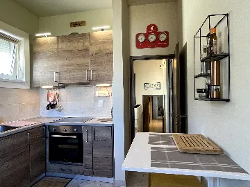 Holiday House in Njivice for 6 Guests with Whirlpool