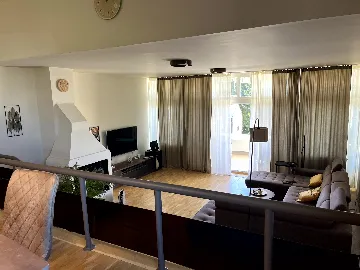 Holiday House in Njivice for 6 Guests with Whirlpool