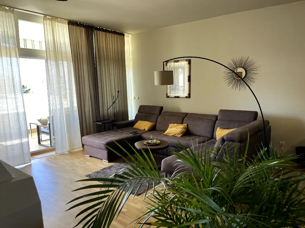 Holiday House in Njivice for 6 Guests with Whirlpool