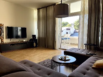 Holiday House in Njivice for 6 Guests with Whirlpool