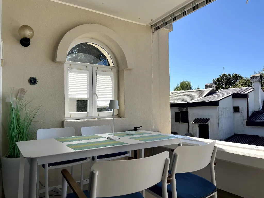 Holiday House in Njivice for 6 Guests with Whirlpool