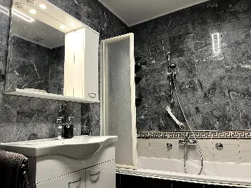 Holiday House in Njivice for 6 Guests with Whirlpool