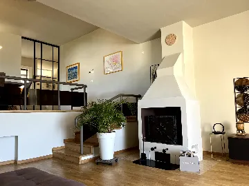 Holiday House in Njivice for 6 Guests with Whirlpool