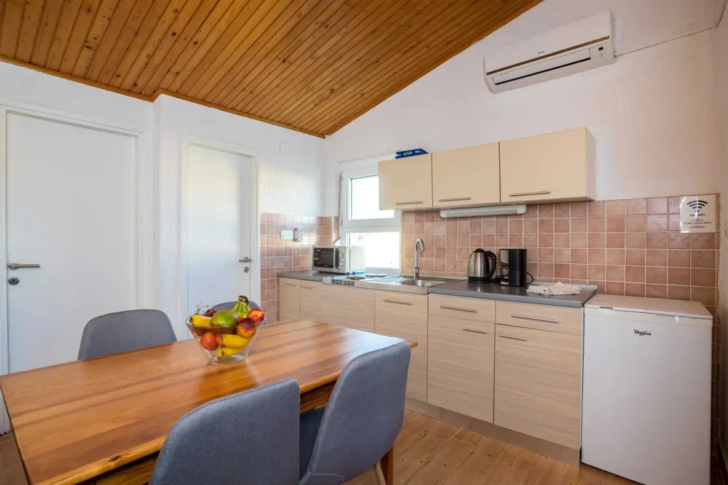2-Bedroom Apartment with Sea View in Njivice
