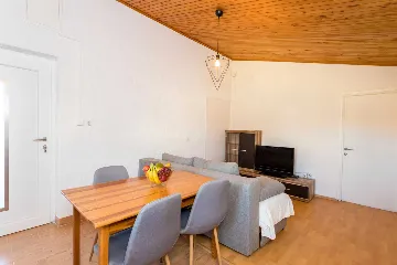 2-Bedroom Apartment with Sea View in Njivice