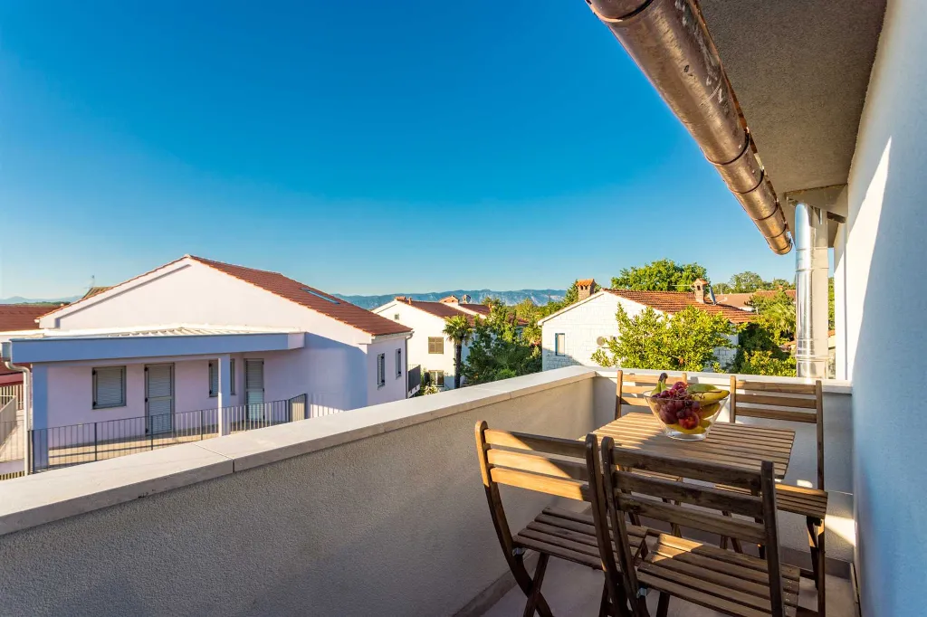 2-Bedroom Apartment with Sea View in Njivice