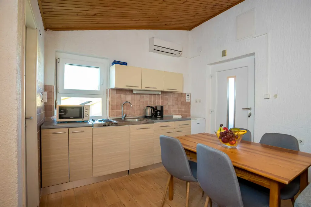 2-Bedroom Apartment with Sea View in Njivice