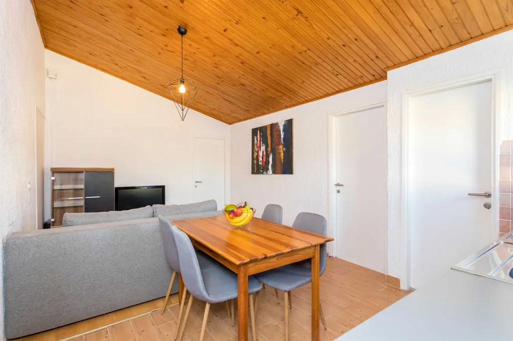 2-Bedroom Apartment with Sea View in Njivice