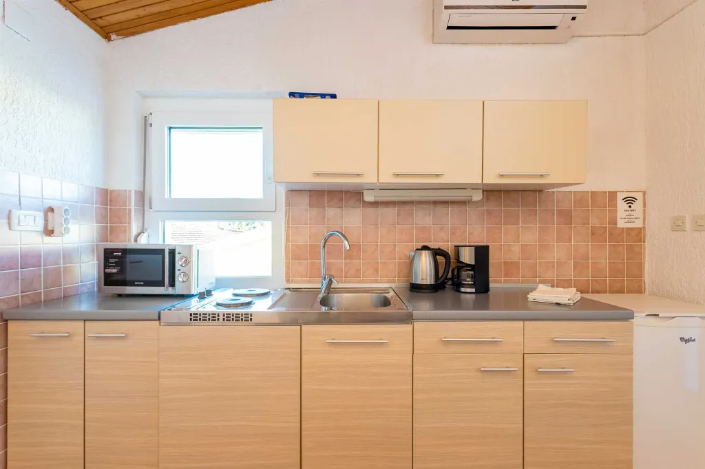 2-Bedroom Apartment with Sea View in Njivice