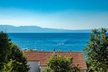 Njivice Apartment with Sea-View Balcony