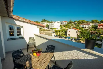 Njivice Apartment with Sea-View Balcony