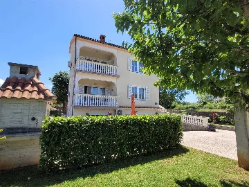 Family Apartment with Balcony in Malinska