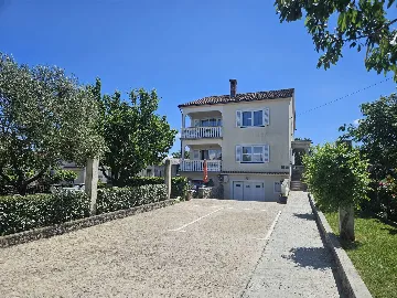 Family Apartment with Balcony in Malinska