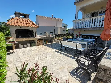 Family Apartment with Balcony in Malinska