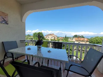 Family Apartment with Balcony in Malinska