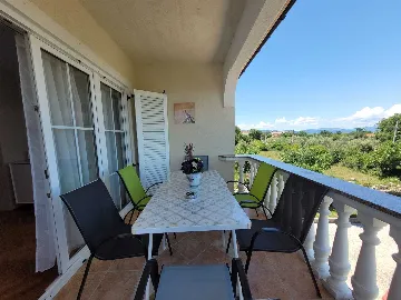 Family Apartment with Balcony in Malinska