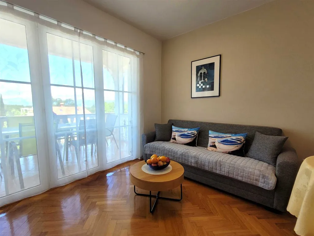 Family Apartment with Balcony in Malinska