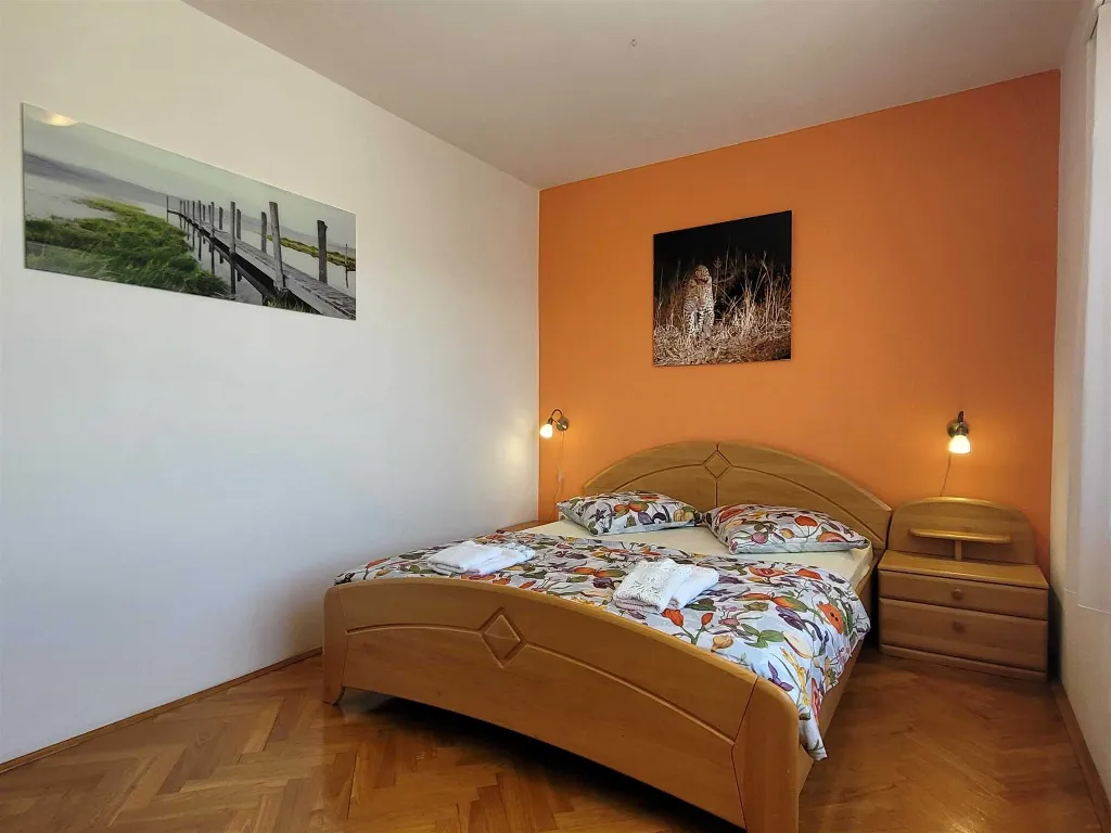 Family Apartment with Balcony in Malinska
