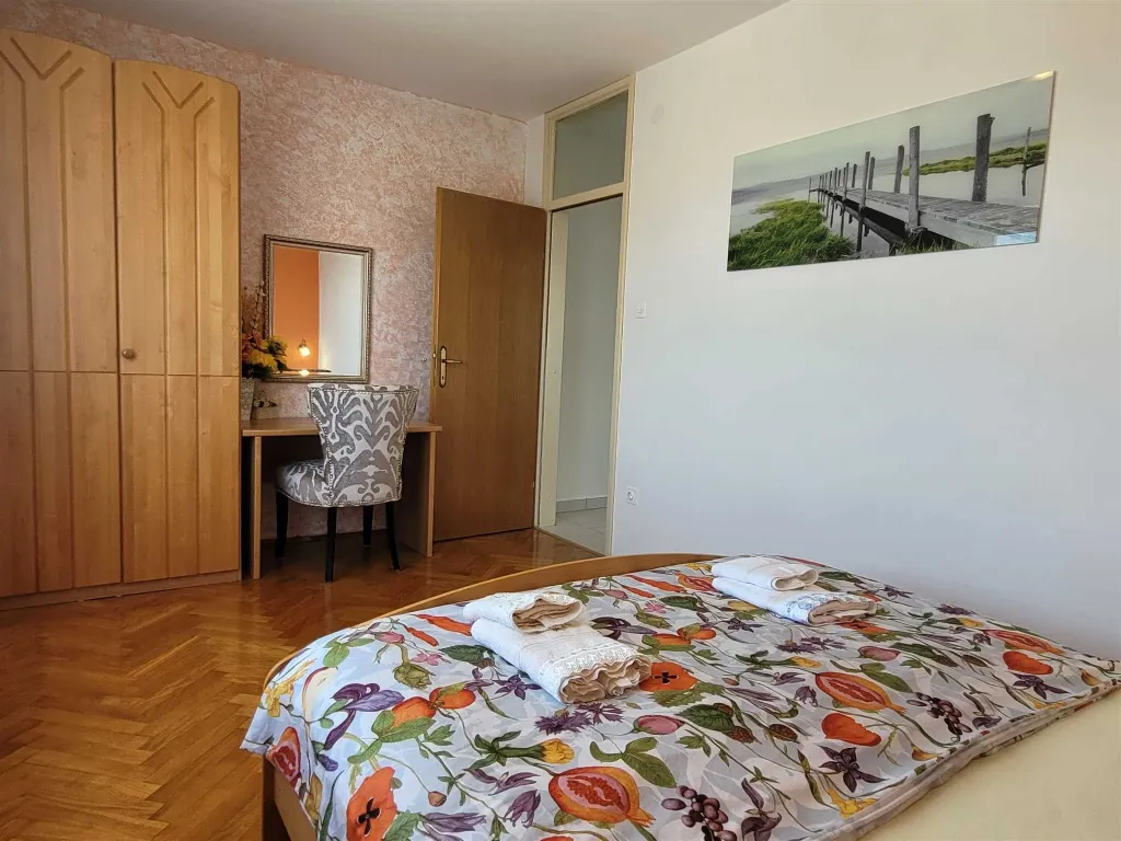 Family Apartment with Balcony in Malinska